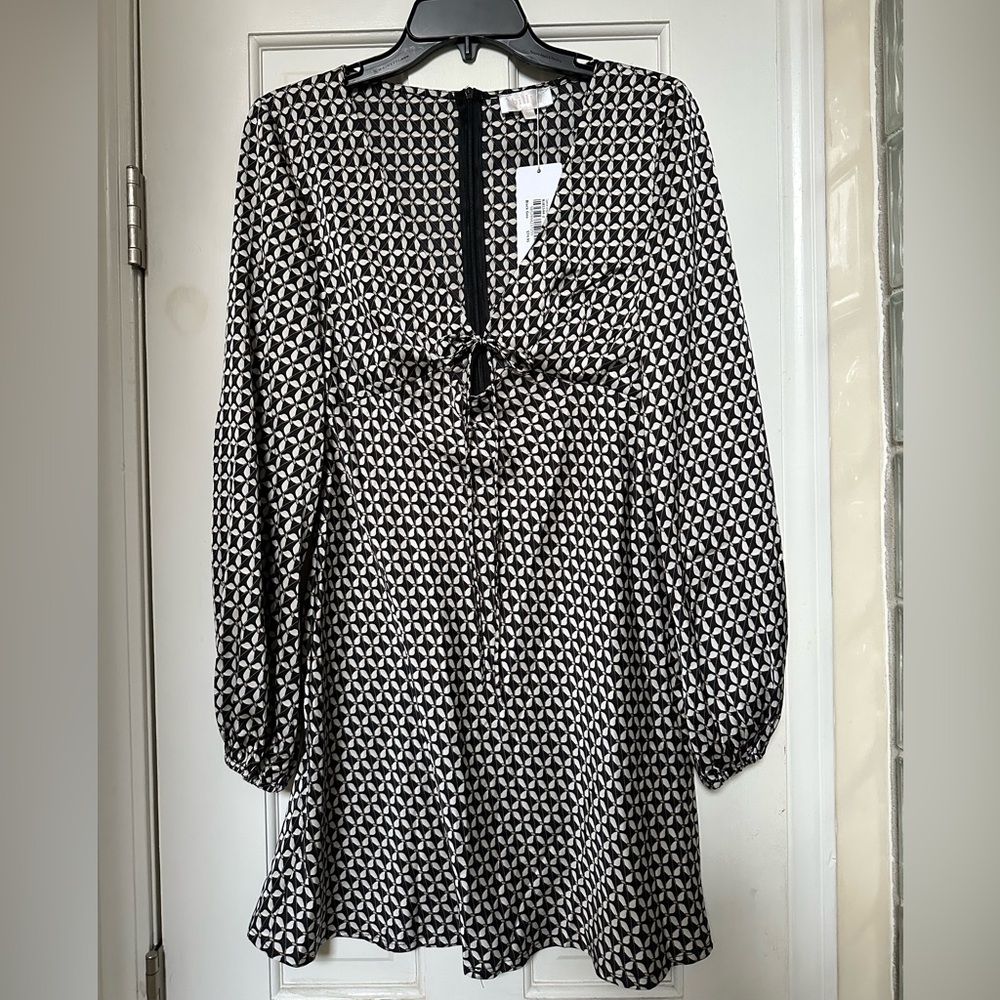 NWT BILLY J Caprice Long Sleeve Mini Dress